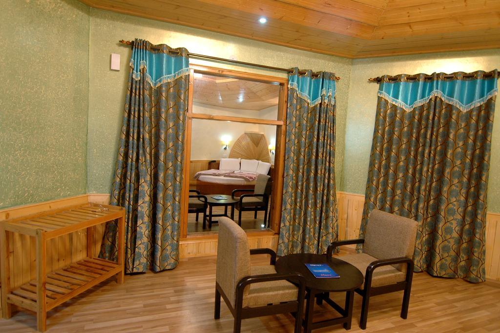 Village Live In Resort Chail Extérieur photo